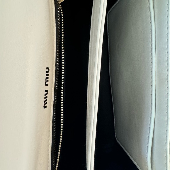 White Authentic Miu Miu Confidential Matelassé Leather Bag - Picture 10 of 11